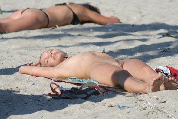 Cunts on Beach - Milfs on the beach have perfect slits and all I can think about is having sex with their in public.