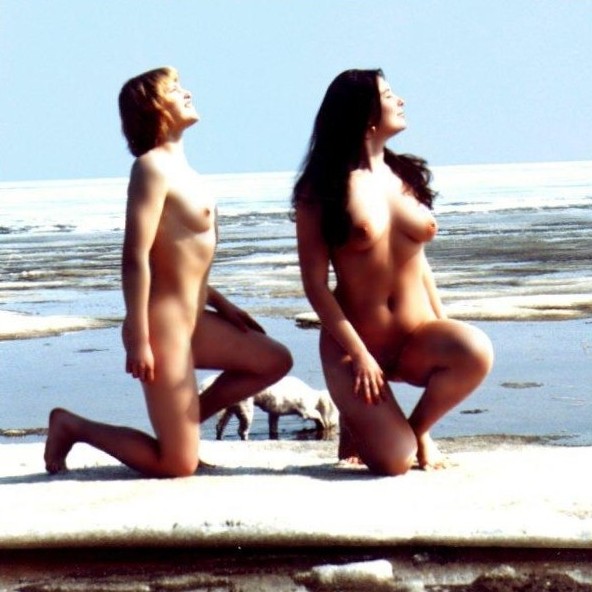 Boobs on Beach - Gallery Of Beach Nudes