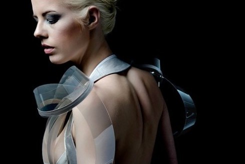 'Intimacy 2.0' Interactive fashion by Studio Roosegaarde on Vimeo