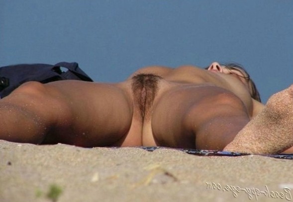 Cunts on Beach - If you are a public nudity lover and adore watching beach pussy then you have to visit our site right now!